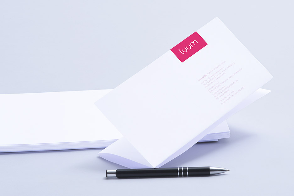 Briefpapier als Teil der Geschäftsausstattung der Designer Luum