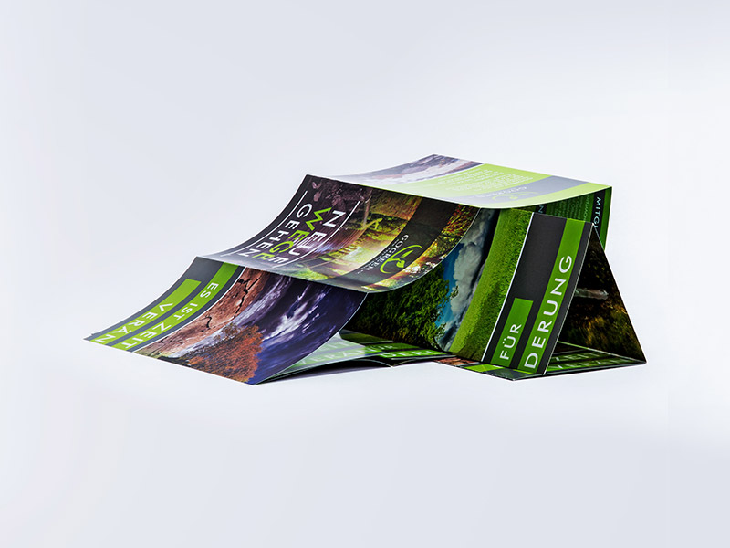 500 Flyer Altarfalz geschlossen | mit Recycling-Papier